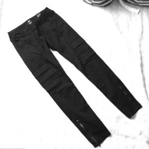 Black pocketed H&M pants